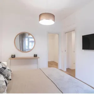 https://lovely-flat-in-piazza-morosini.it-romehotels.com